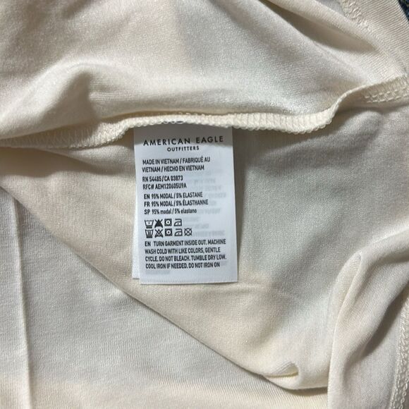 AE M Cream Cropped Soft & Sexy Mock Neck Short Sleeve Jersey T-Shirt - Picture 13 of 13